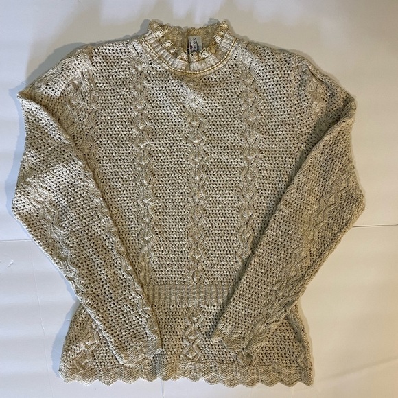 Elegant‎ Cream Cable Knit Sweater - Picture 1 of 11